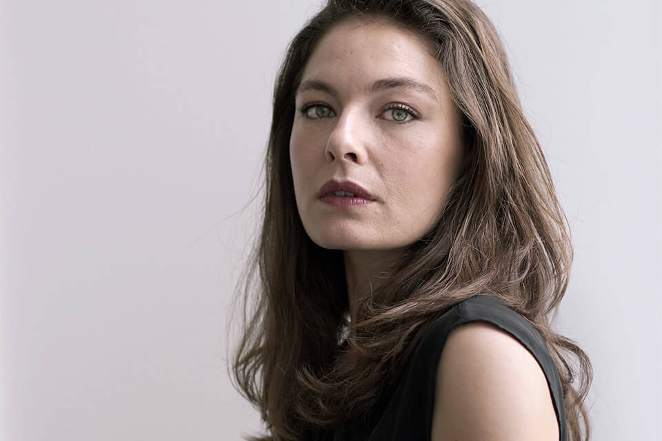 Alexa Davalos Biography, Age, Weight, Height, Friend, Like, Affairs