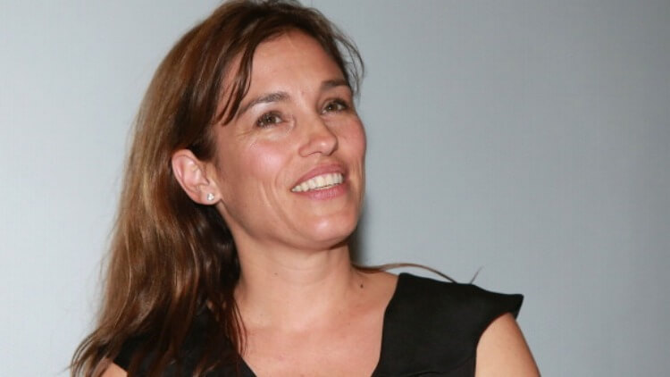 Amy Jo Johnson Biography, Age, Weight, Height, Friend, Like, Affairs, Favourite, Birthdate & Other