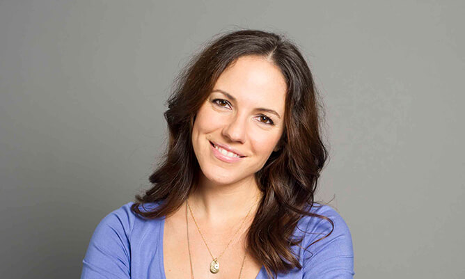 Anna Silk Biography, Age, Weight, Height, Friend, Like, Affairs, Favourite, Birthdate & Other